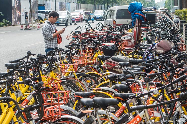 二、市内交通：公交、出租与共享单车的混战