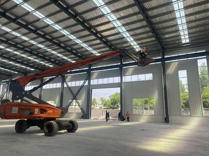 旧厂房改造安装空中悬挂小车施工现场