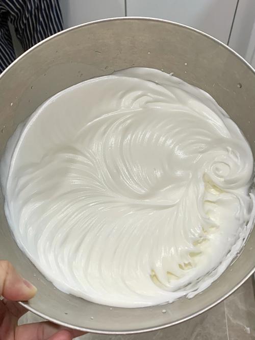 烘焙进阶戚风蛋白打发正确错误状态对比图