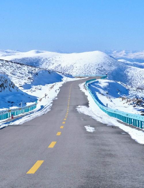 川西小环线雪山公路航拍
