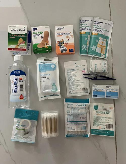 居家小外伤处理常用物品摆放图