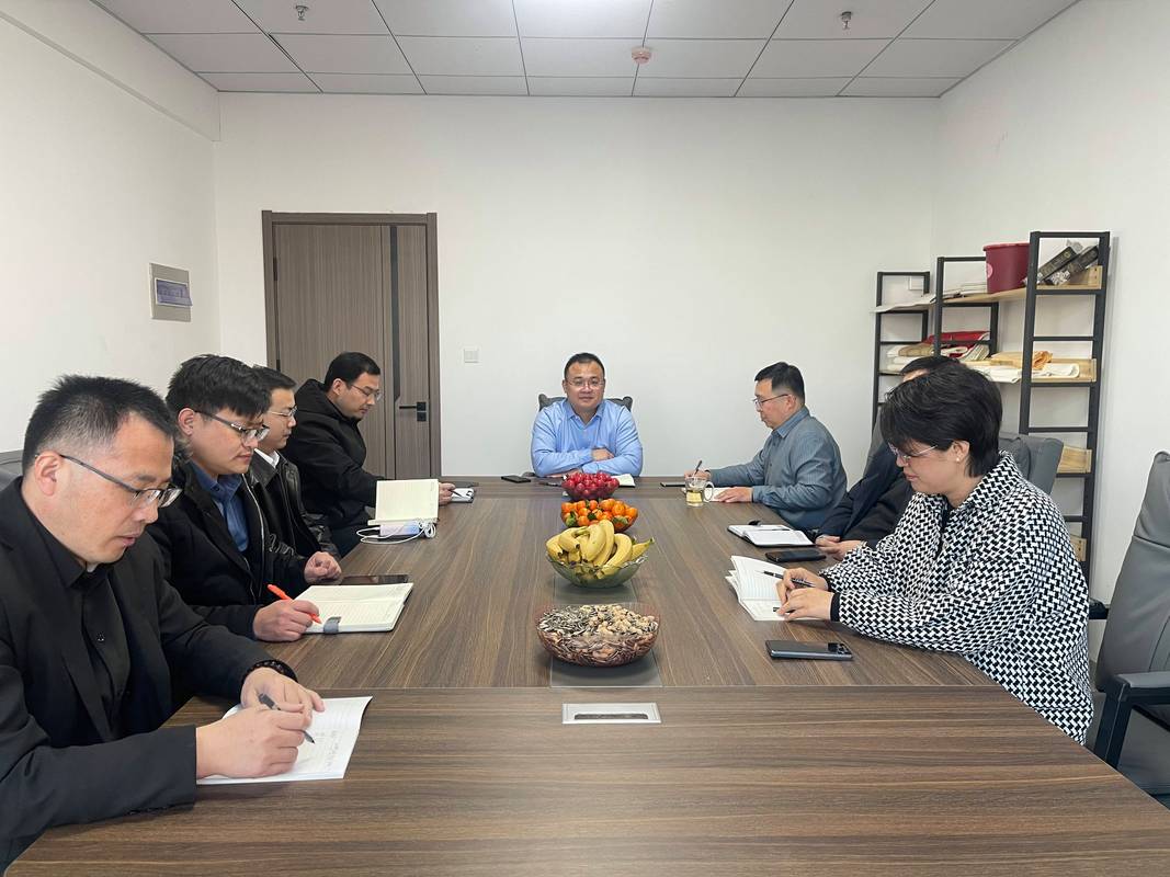 天津职务犯罪律师事务所办公会议场景图