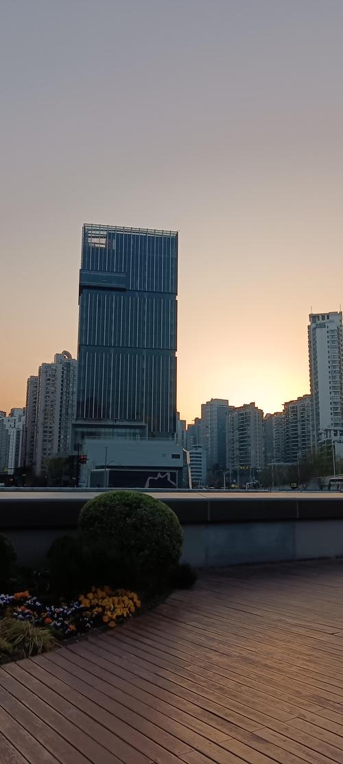 暮色之下，我们终于有空喘口气-因为所以