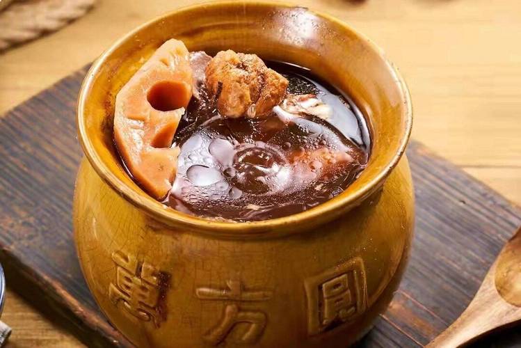 江西瓦罐煨汤大瓦缸排列现场