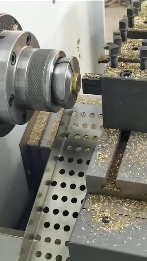 数控车床车间加工金属接头实拍