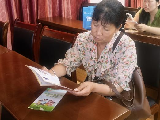 未成年人保护法反家庭暴力现场咨询活动照片