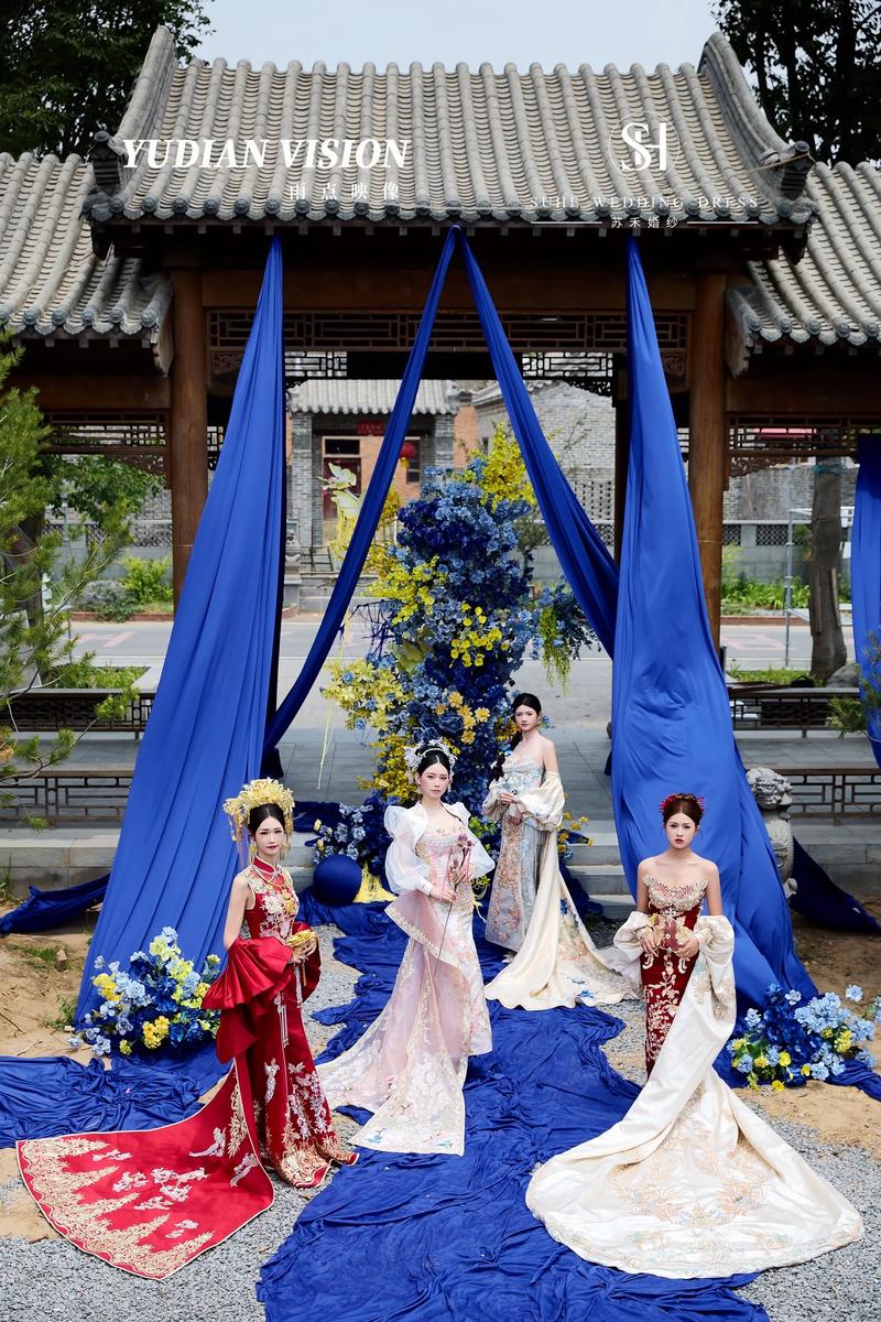 新中式婚礼淡蓝色喜扇搭配汉服造型