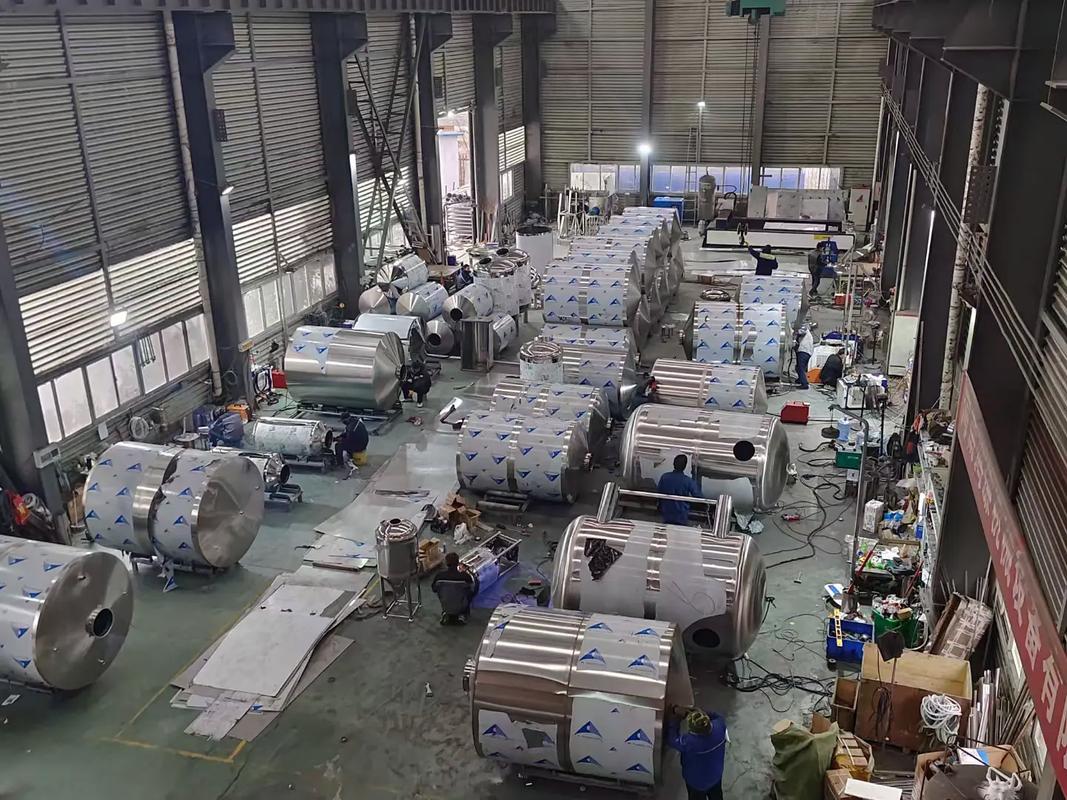 不锈钢搅拌罐厂家车间实地试机场景