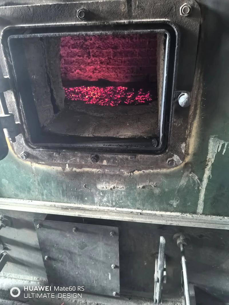 老旧故障渗碳炉拆解维修现场