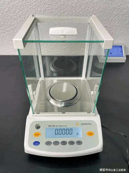 实验室分析天平精确称量化学试剂