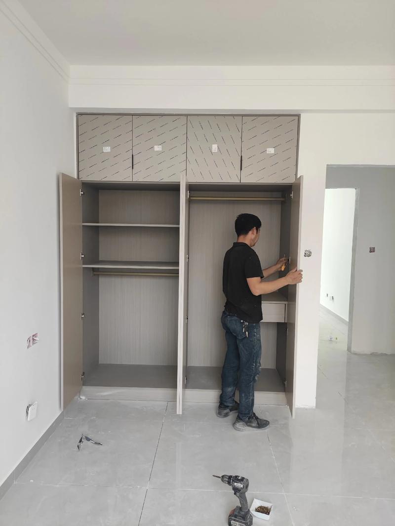 实木整装定制衣柜现场安装施工图