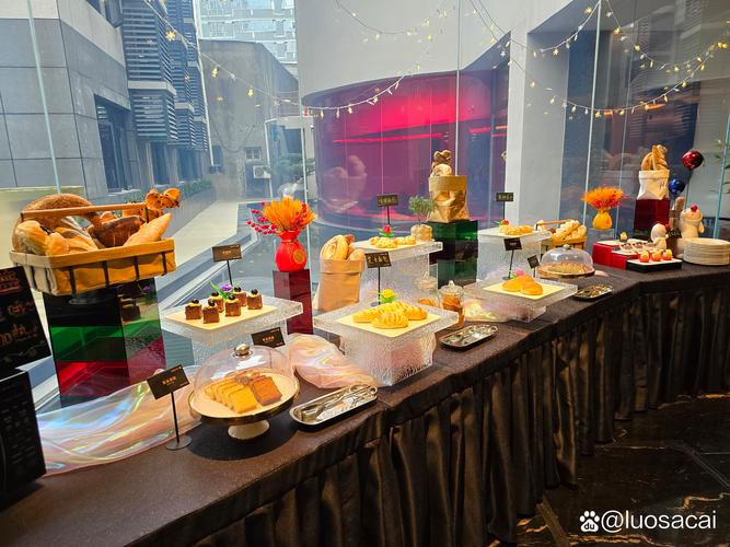 工业园区周末早餐会自助餐台摆放实拍