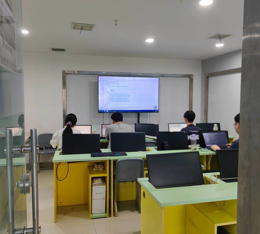 互联网公司企业导师一对一带教办公场景