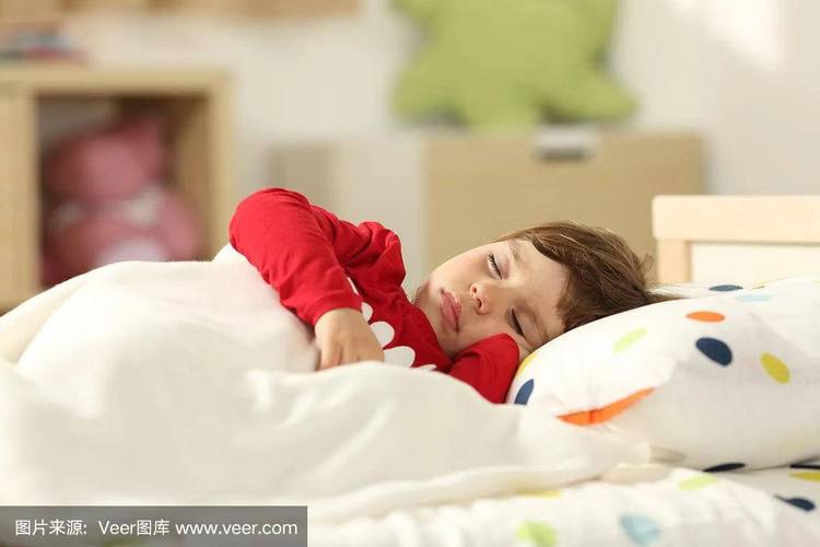 宝宝犯困睡眠信号实拍图