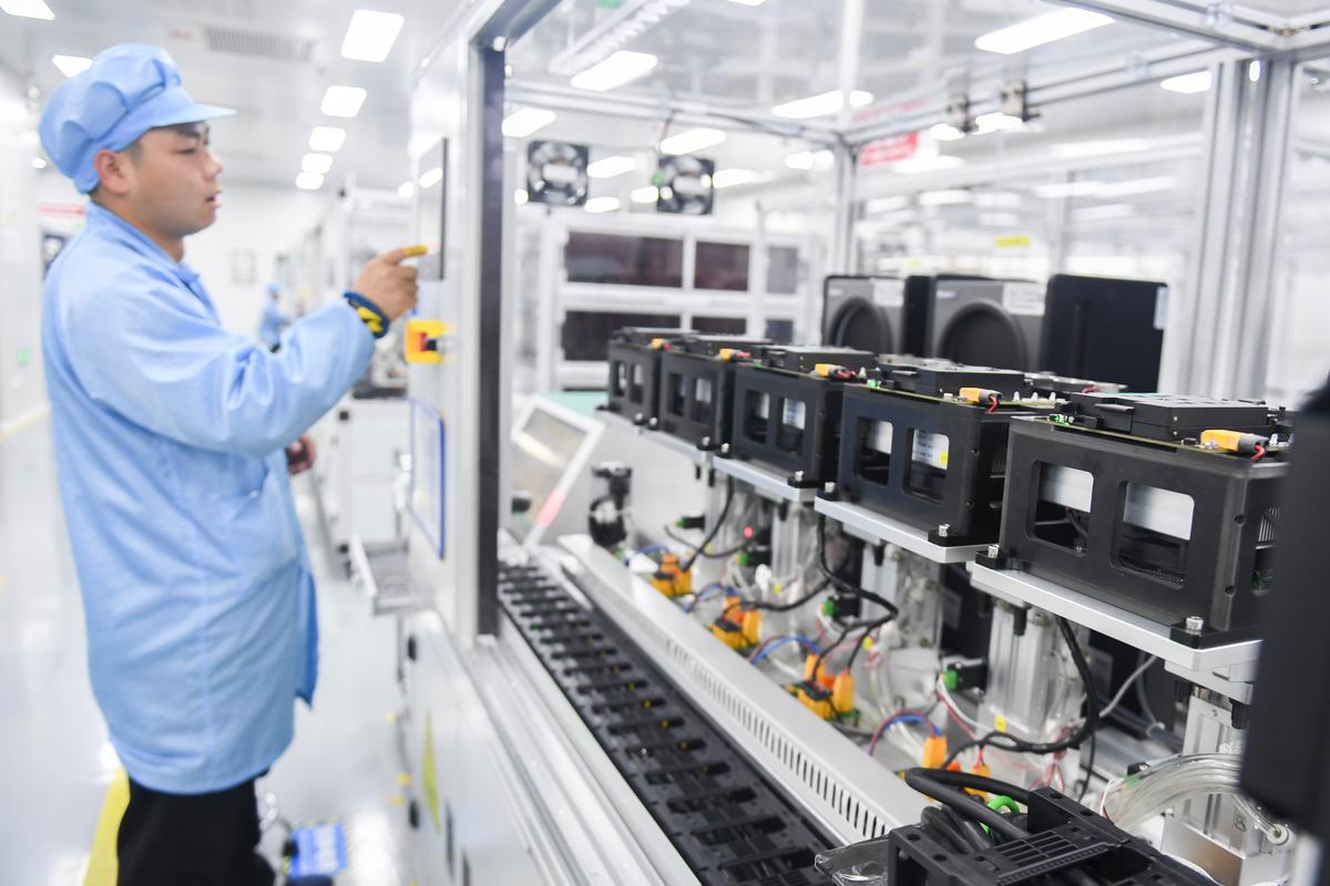 中小制造企业车间工业数据采集终端安装现场