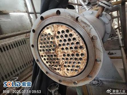 液压系统冷却器腐蚀穿孔拆机实拍