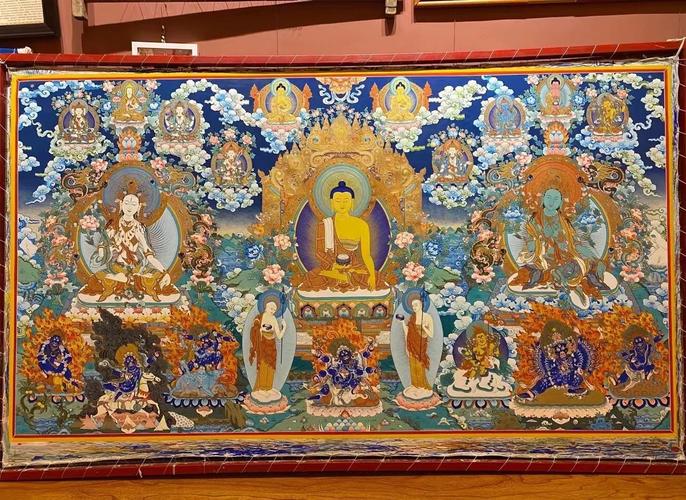 青海热贡唐卡老画师手工研磨矿物颜料