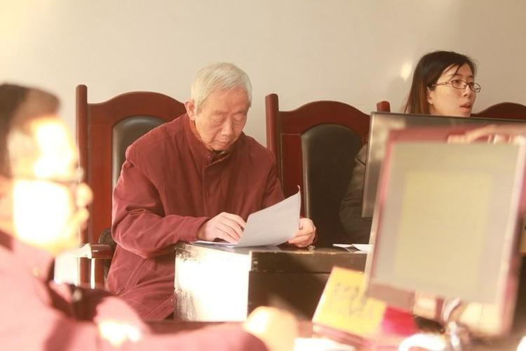 老人在家立录音录像遗嘱现场实拍图