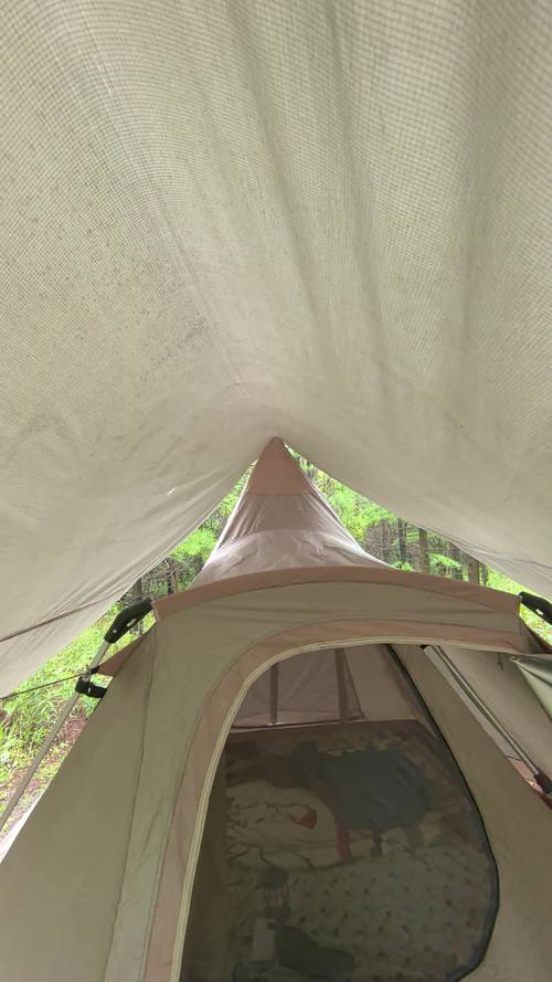 新手户外露营错误搭建的漏水帐篷