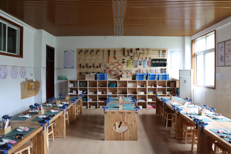 小学资源教室特教辅具陈列实景