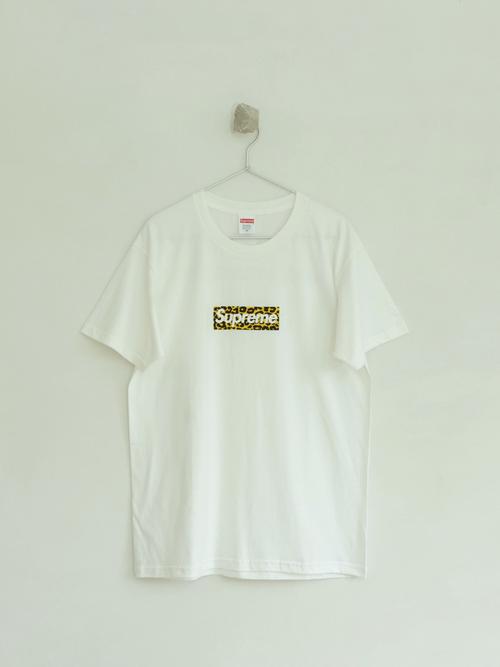 Supreme Box Logo T恤细节特写