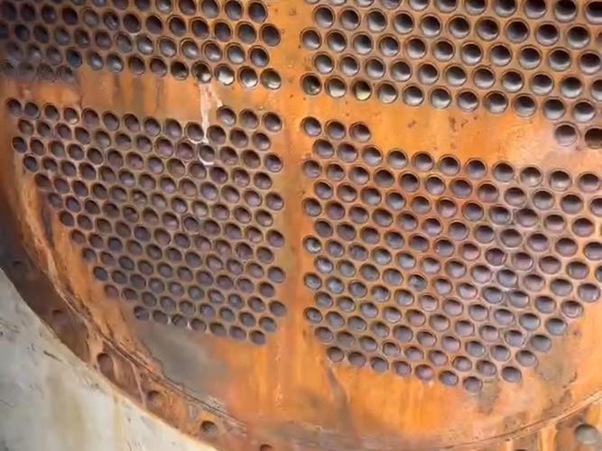 化工换热器镍基合金点蚀穿孔实物图