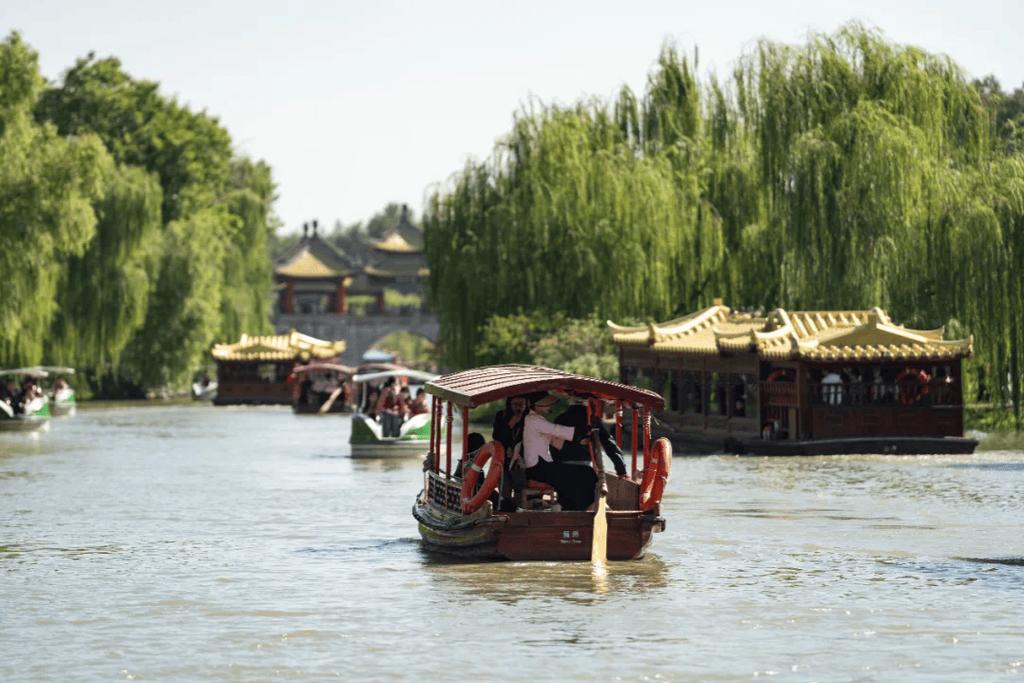 瘦西湖摇橹船