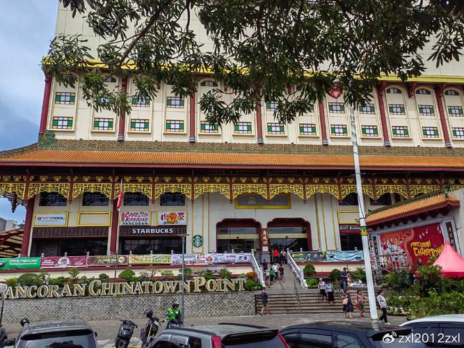 雅加达街头的本地茶饮品牌门店招牌实拍