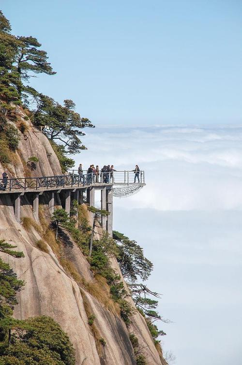 江西上饶三清山西海岸悬空栈道云海