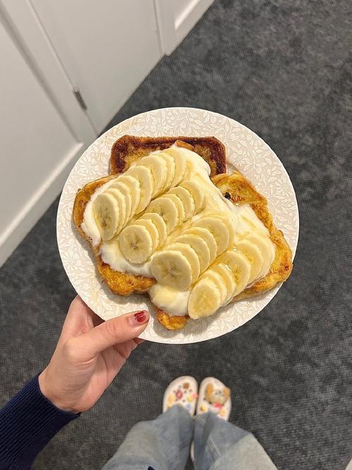 运动前垫肚子香蕉面包搭配图