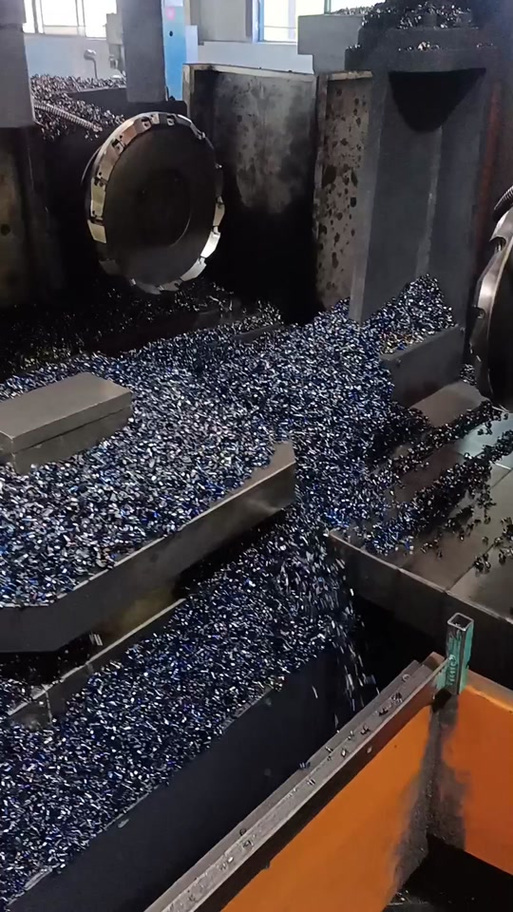 机械加工车间数控磨床主轴油雾油泥堆积实拍
