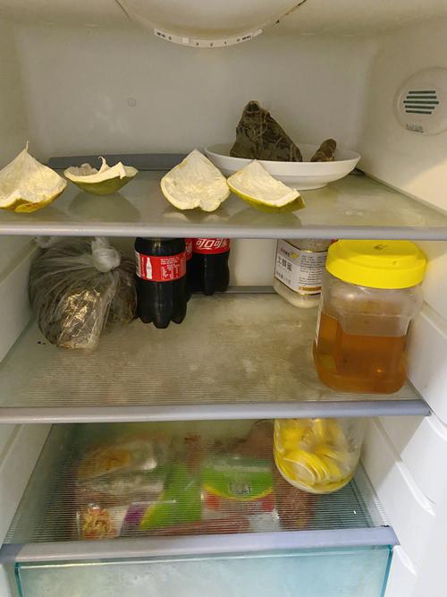 发霉的柚子皮放在家用冰箱抽屉