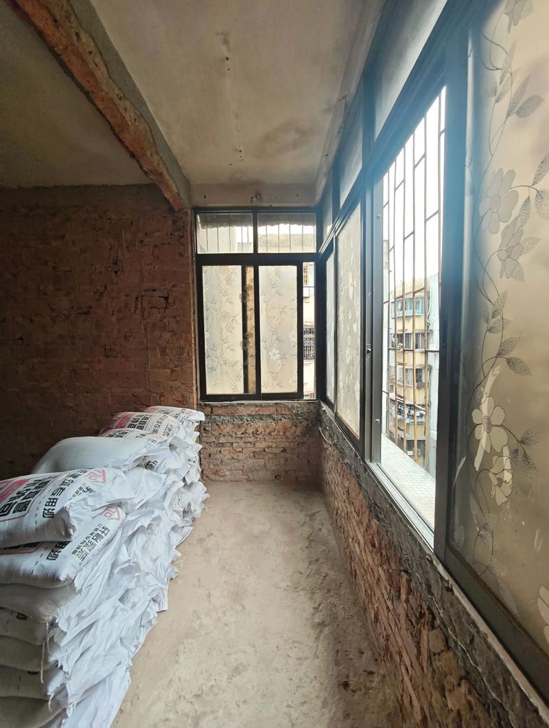 精装房改造拆除施工保护现场
