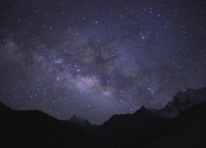 亚丁村废墟星空