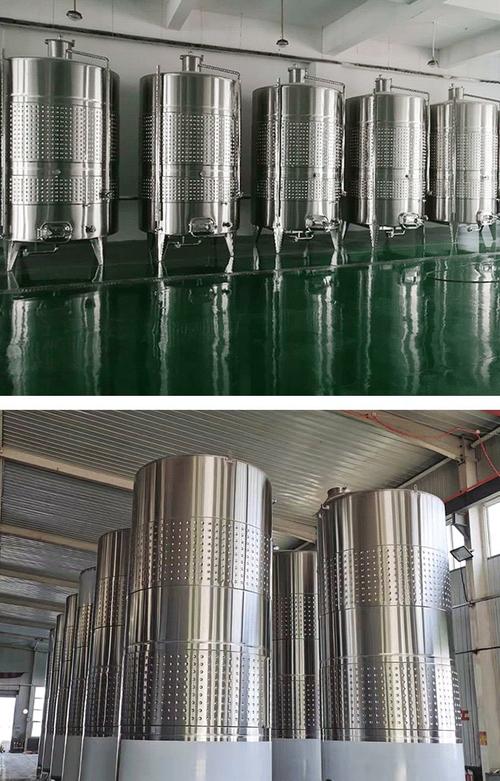 成品不锈钢发酵罐厂家出厂水压检测现场