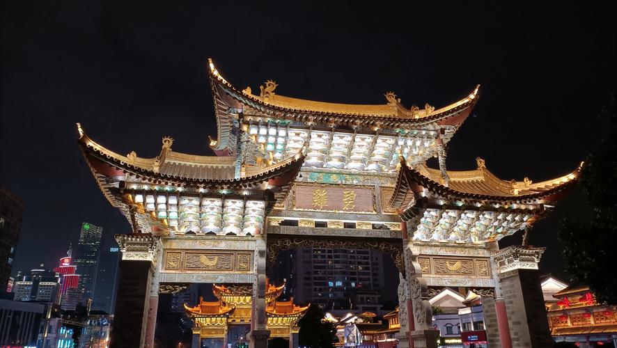 五、金马碧鸡坊:在《北京遇上西雅图之不二情书》的夜景里,等一场旧梦