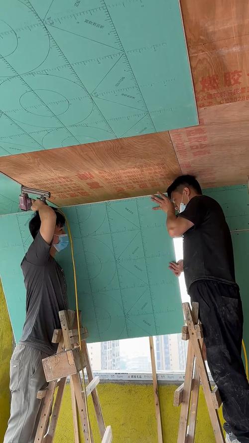 家装工地不同厚度石膏板摆放实拍