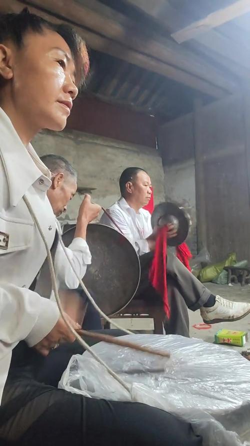 湖北南漳荆山阴锣鼓艺人演奏现场
