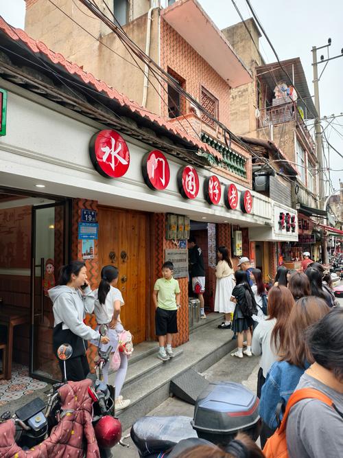 泉州水门巷清晨面线醋肉露天摊
