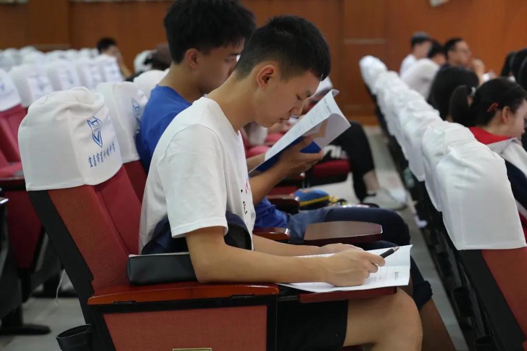 强基计划校测笔试现场