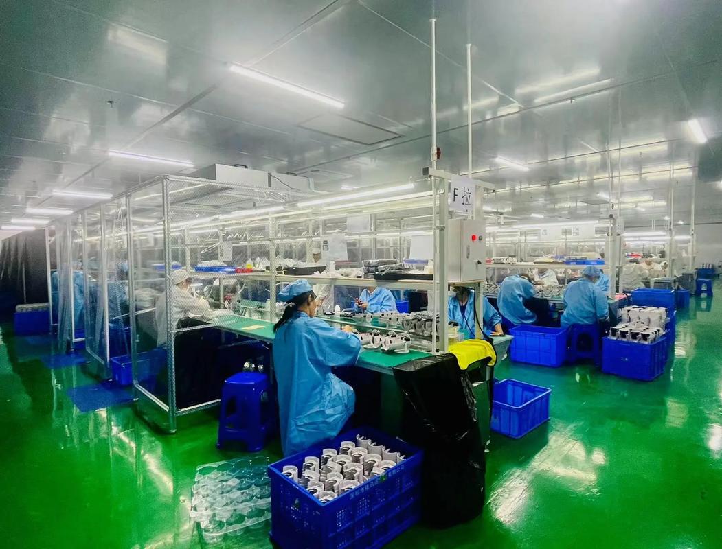 工业投影仪在金属加工车间防尘使用