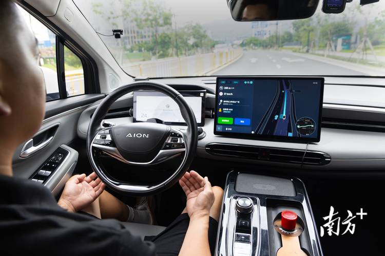 南京绕城高速自动驾驶Robotaxi行驶实拍