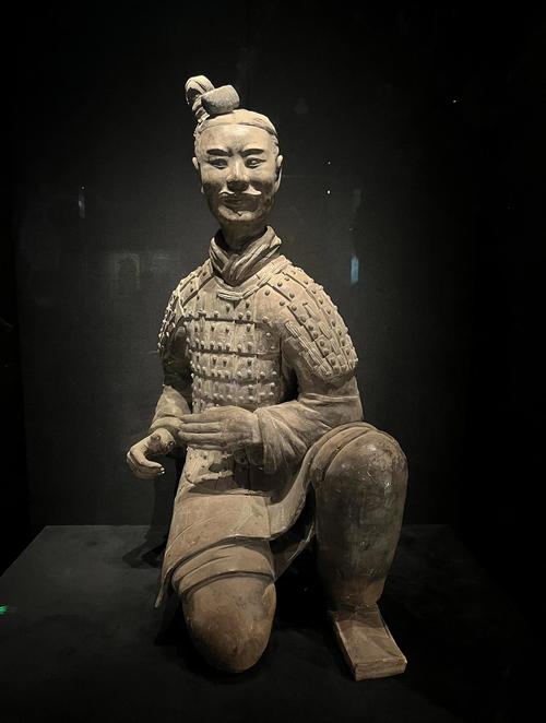 西安秦始皇兵马俑跪射俑特写