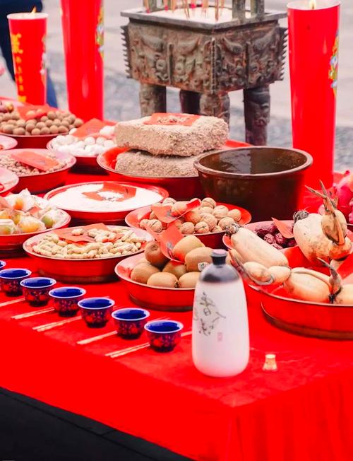 绍兴鉴湖冬季黄酒开酿祭祀现场