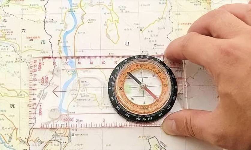 指南针:为什么你手里的针,可能根本不指向北方-因为所以