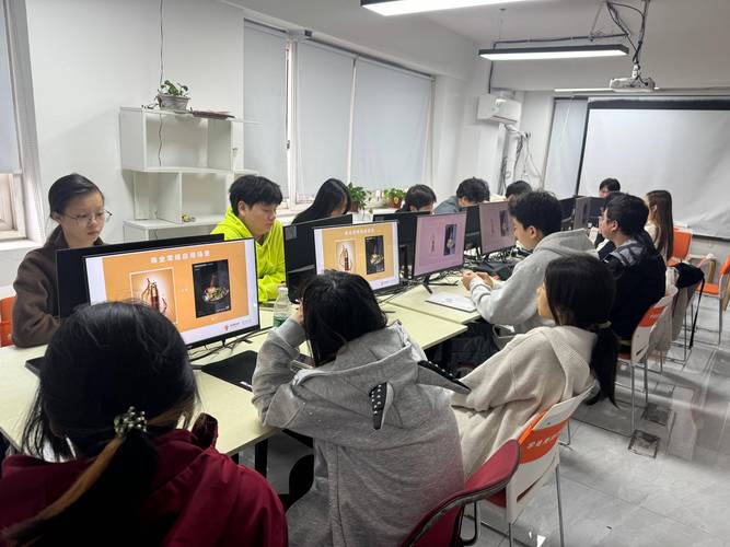 职业院校直播带货实训课堂照片