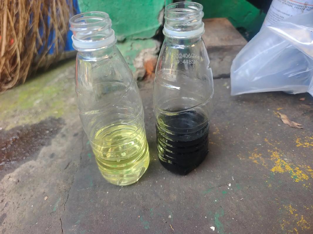 变质含水超标的旧刹车油样本