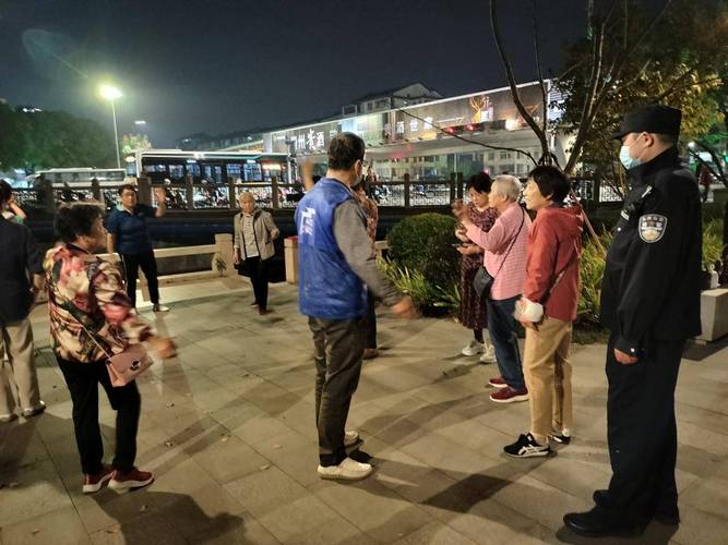 小区广场舞扰民人民调解现场