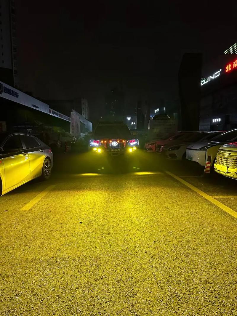⚡ 细节魔鬼：灯光与定制