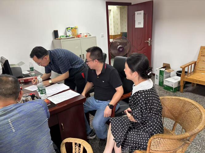 旧城改造房屋拆迁款分配协商现场